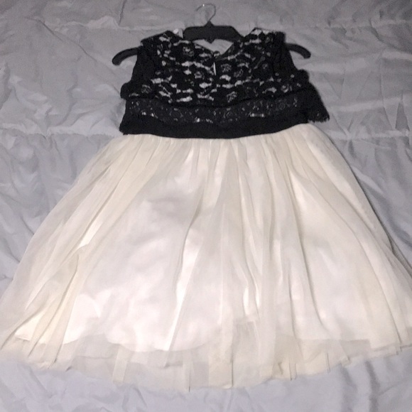 Girls Dress - Picture 1 of 8